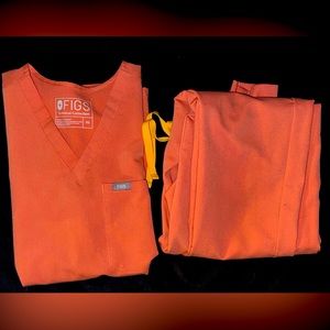 FIGS XS Catarina Scrub and Zamora Joggers Regular XS - Coral